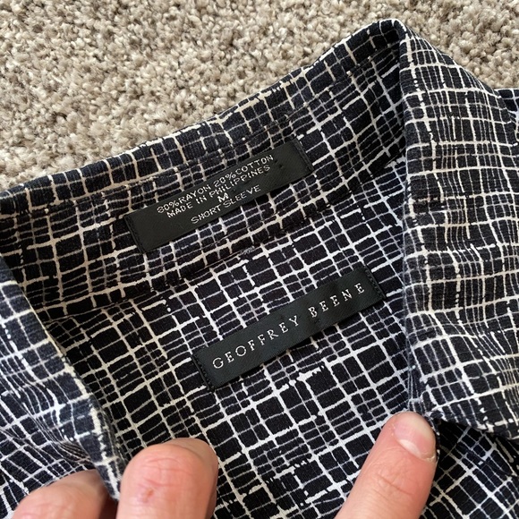 Square print button down - Picture 3 of 5